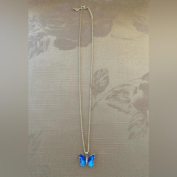 🦋 Blue Iridescent Crystal Butterfly Necklace Gold plated Stainless Steel- New - Picture 4 of 8